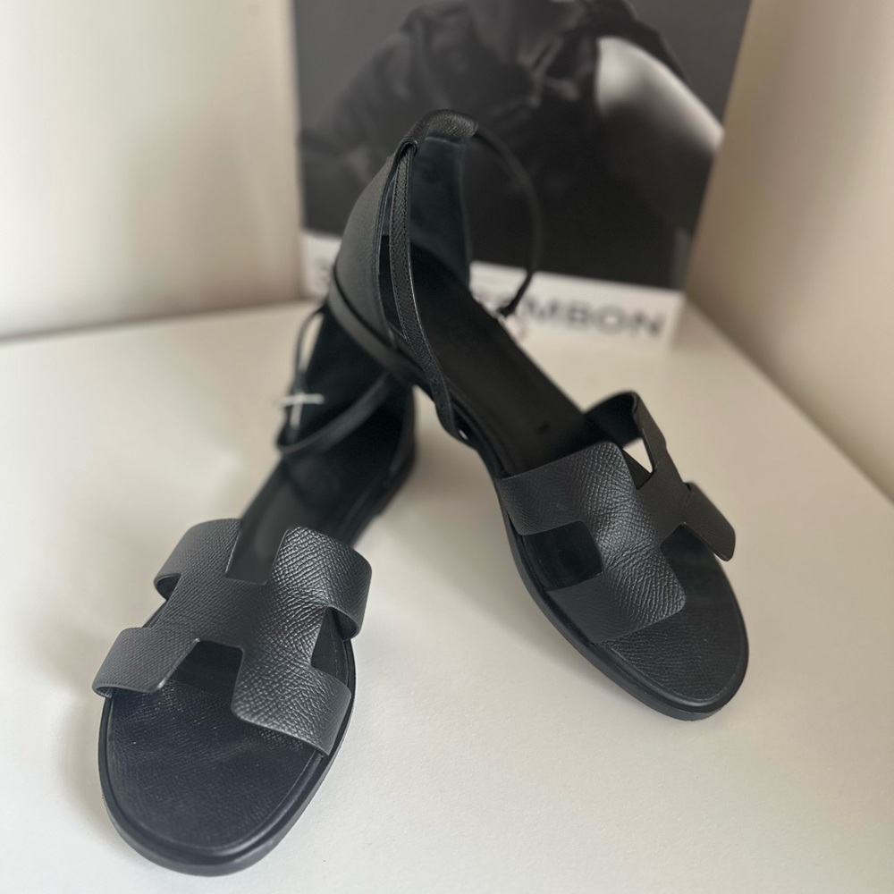 Hermes Black santorini sandals